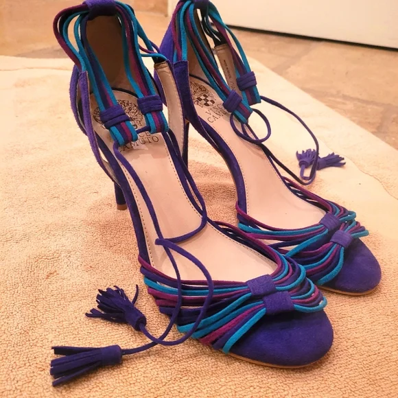 Vince Camuto Strappy heels - Picture 1 of 8